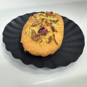 Madeleines au pastrami et à la pistache